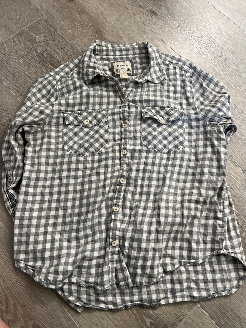 Forever 21 women’s Gray & White Plaid long sleeve Button-Down Shirt